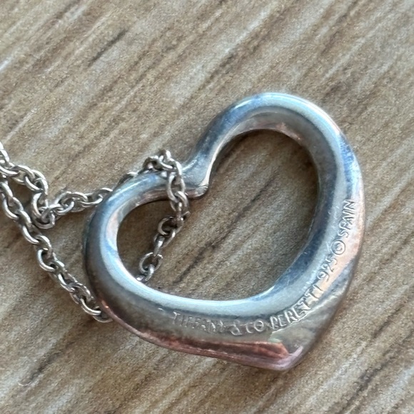 Tiffany & Co. Silver Heart Necklace with Blue Pouch - Picture 6 of 6